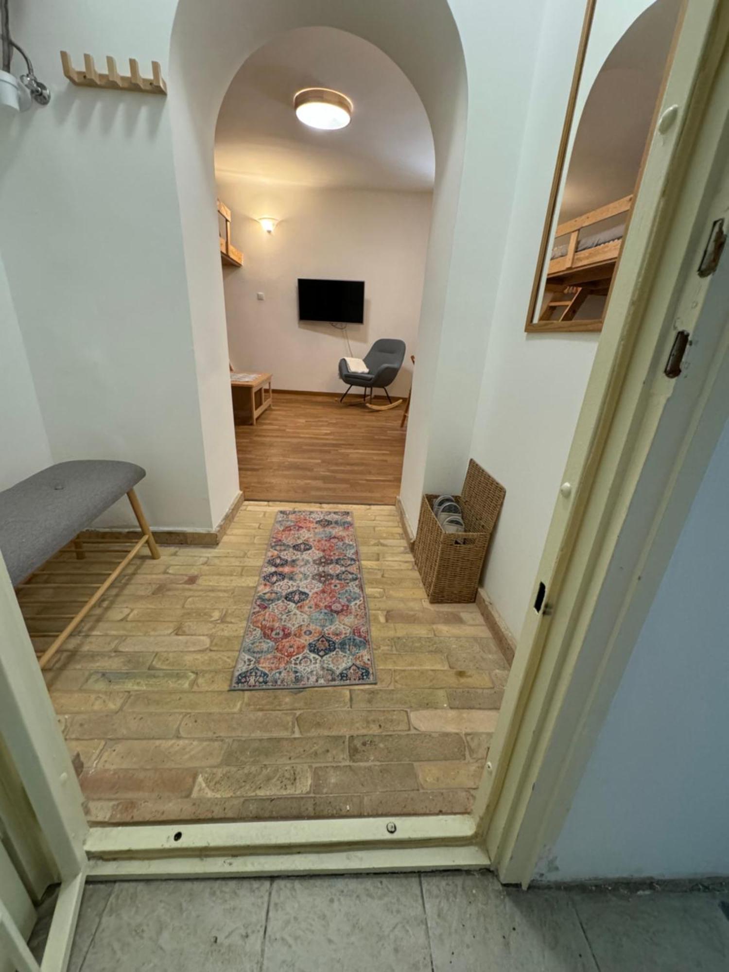 Little Swan Apartman Budapest Exterior photo